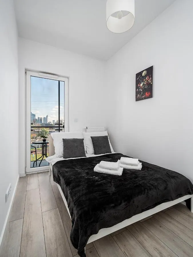 ワルシャワApartament Ks Wola Prymasa 407アパートメント 0*, ワルシャワ